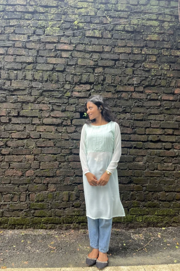 taru – pastel green georgette kurti